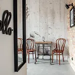 شقة فندقية Loftlakasom**** Veszprém