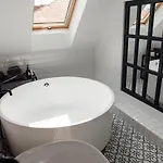 Loftlakasom****