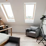 Loftlakasom**** شقة فندقية Veszprém